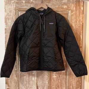 NWT Patagonia diamond quilted bomber down jacket women’s small